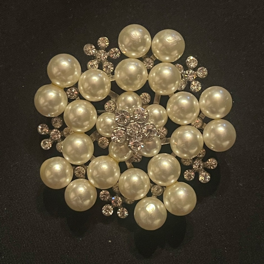 Faux Pearl and Rhinestone Snowflake Starburst Brooch